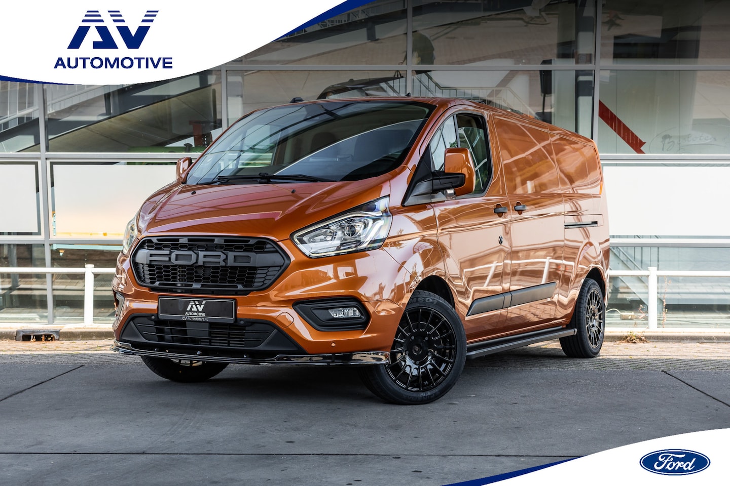 Ford Transit Custom - 300 2.0 TDCI L2H1 | Raptor Edition | CarPlay | Camera | Trekhaak | PDC V+A | Nieuwe APK | - AutoWereld.nl