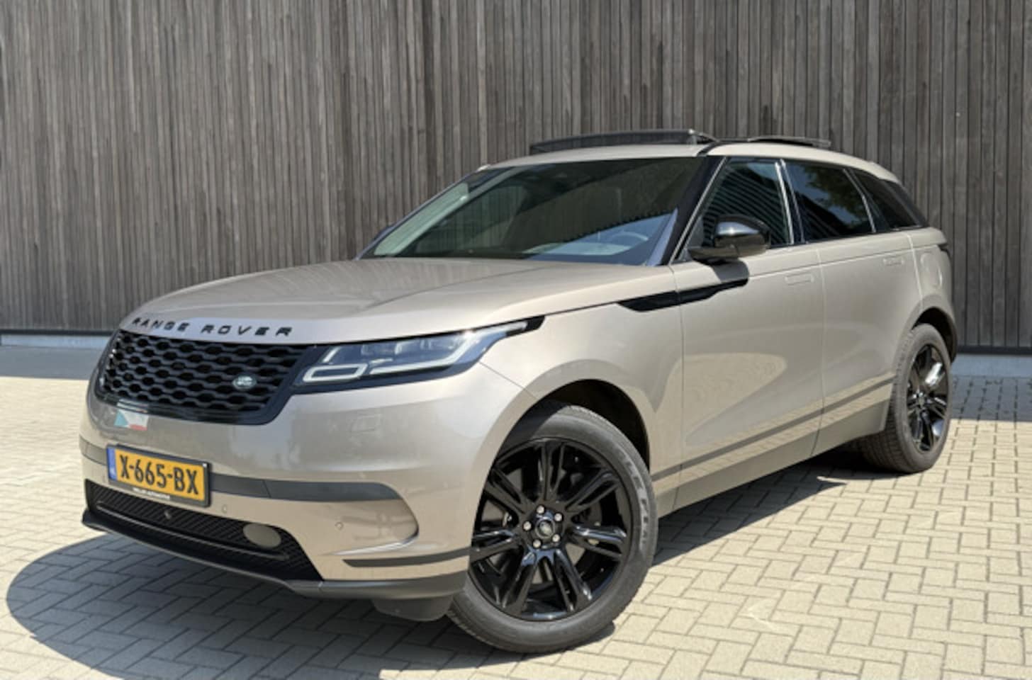 Land Rover Range Rover Velar - 2.0 P400e S Pano | AWD |Meridian - AutoWereld.nl