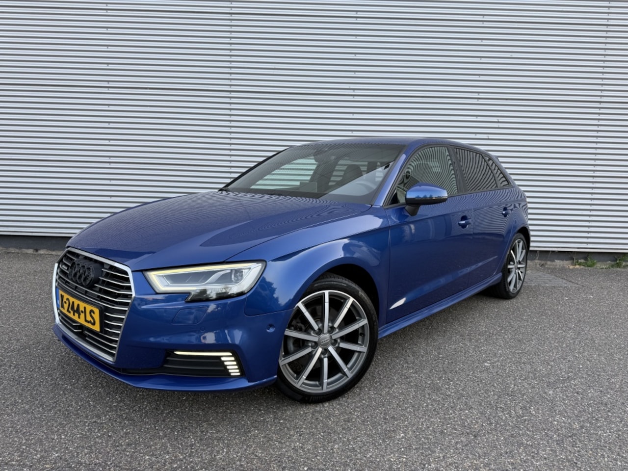 Audi A3 Sportback - 1.4 e-tron S-Line B&O ACC Trekhaak Leer 18" lichtmetaal Matrix - AutoWereld.nl