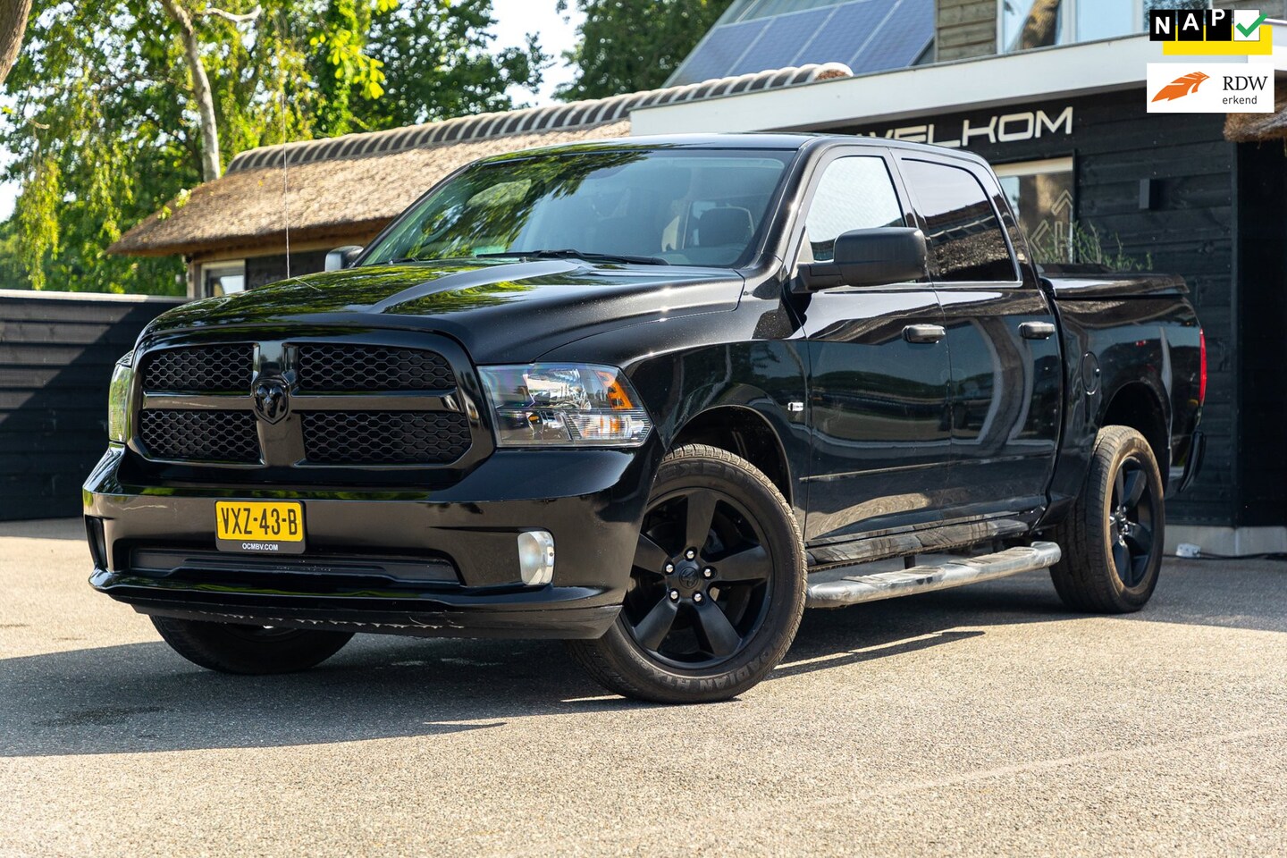Dodge Ram 1500 - 5.7 V8 4x4 Crew Cab Big Horn Trekhaak I LPG I Sidebars I CarPlay I BTW I NAP - AutoWereld.nl