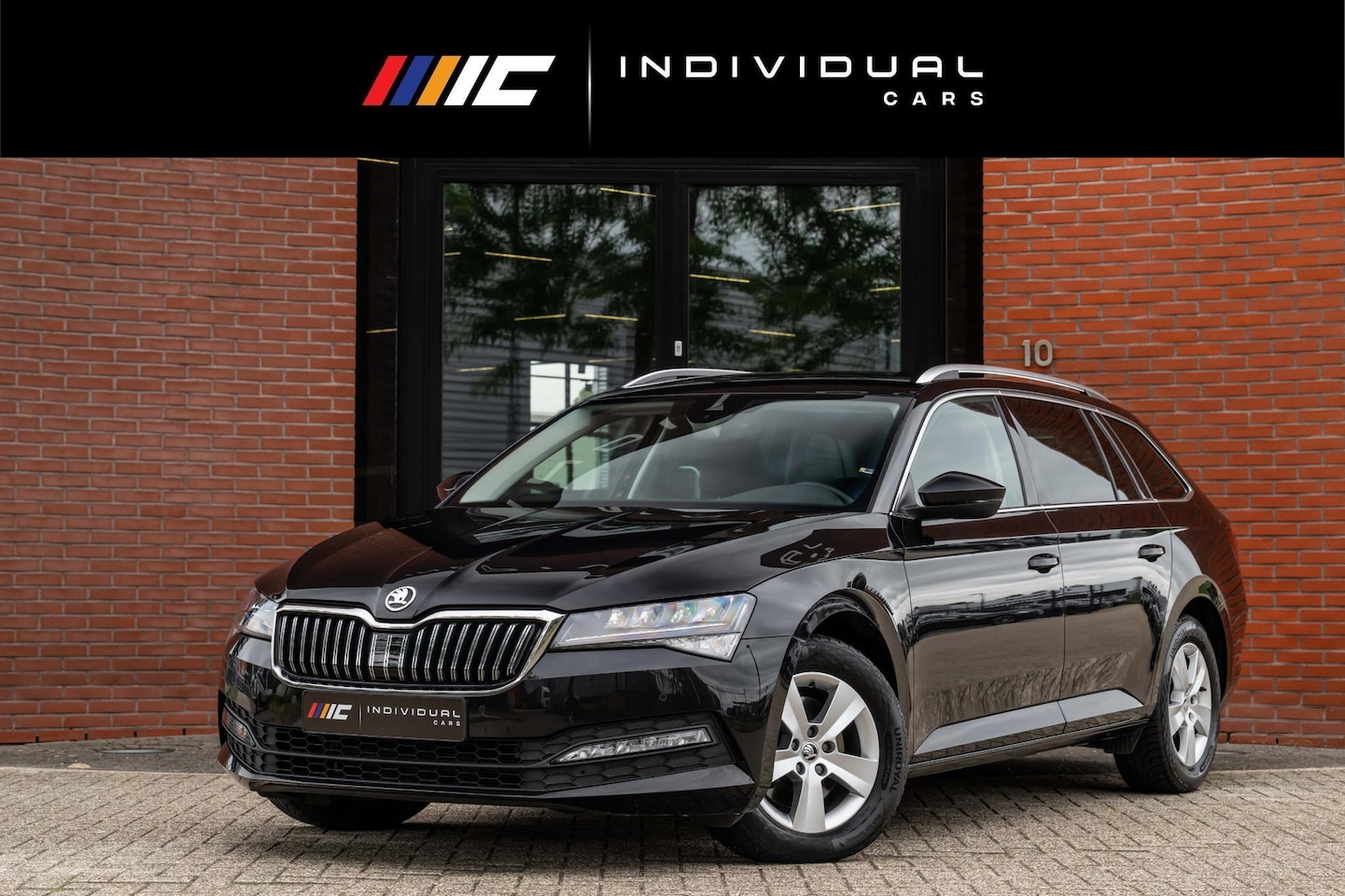 Skoda Superb Combi - 1.5 TSI ACT Business Edition Trekhaak Orig NL Auto - AutoWereld.nl