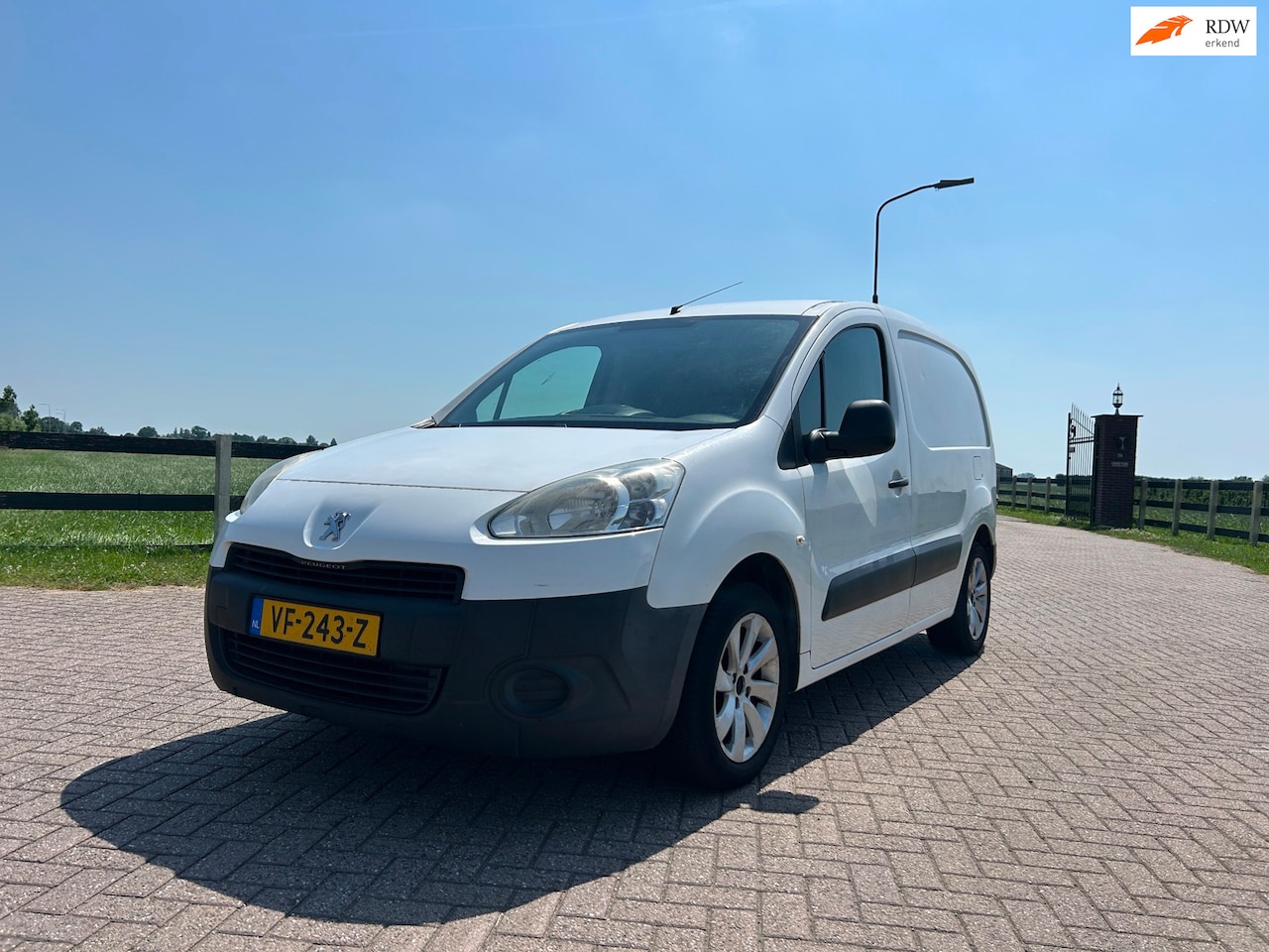 Peugeot Partner - 120 1.6 e-HDI L1 XT Profit + Airco - AutoWereld.nl