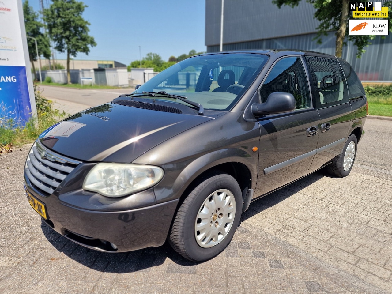 Chrysler Voyager - 2.4i SE Luxe 2.4i SE Luxe, APK, Nap, MOTOR STORING, Inruil mogelijk. - AutoWereld.nl