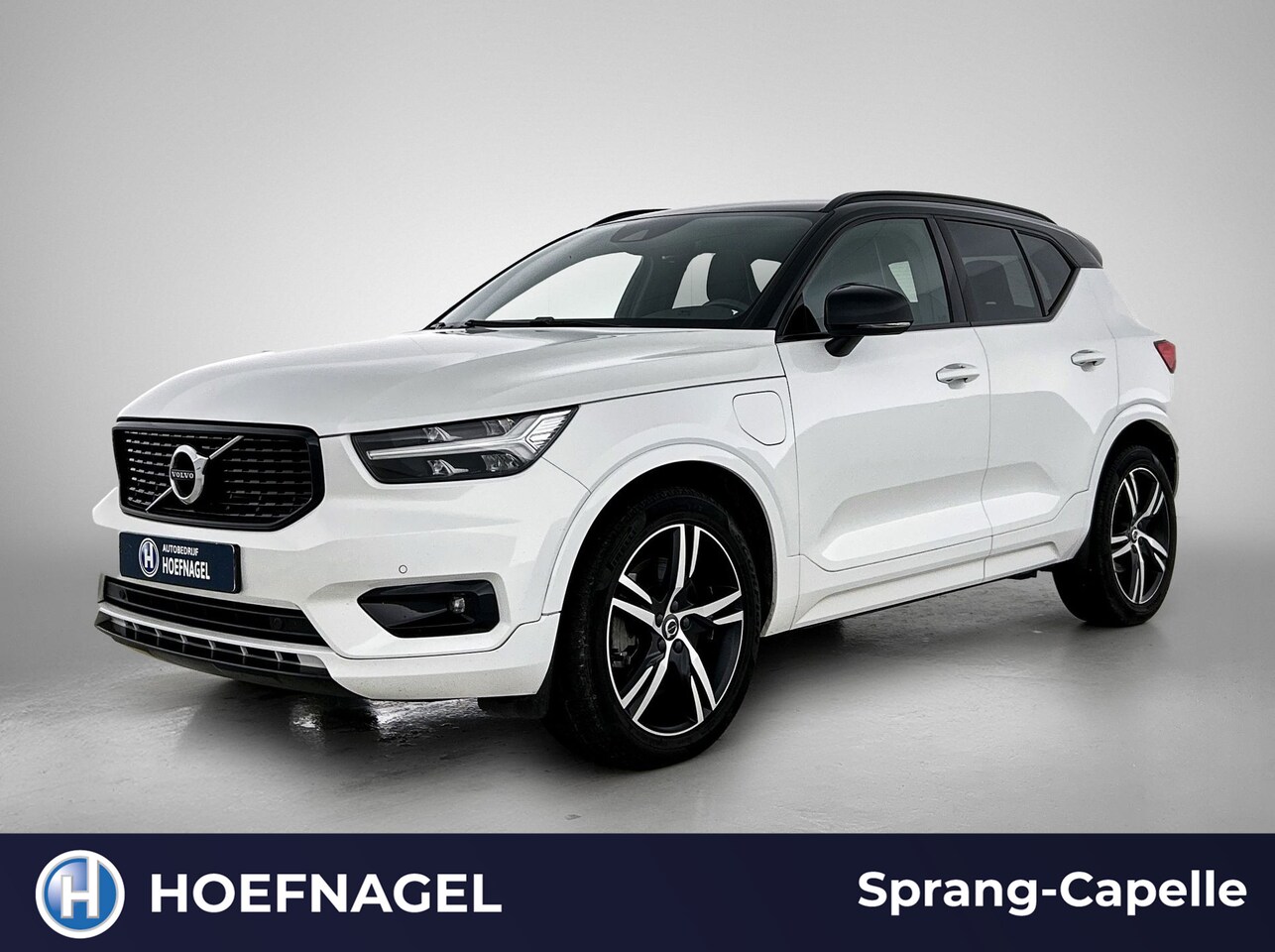 Volvo XC40 - 1.5 T5 Recharge R-Design | Camera | Navigatie | CarPlay | Adaptive Cruise | - AutoWereld.nl
