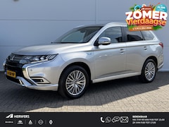 Mitsubishi Outlander - 2.4 PHEV Intense / Trekhaak ( 1500 kg ) / Apple Carplay/Android Auto / Cruise control /