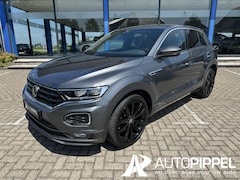 Volkswagen T-Roc - 1.5 TSI Sport R-line | ACC | LED | Trekhaak | Camera | App-connect | 1e eig