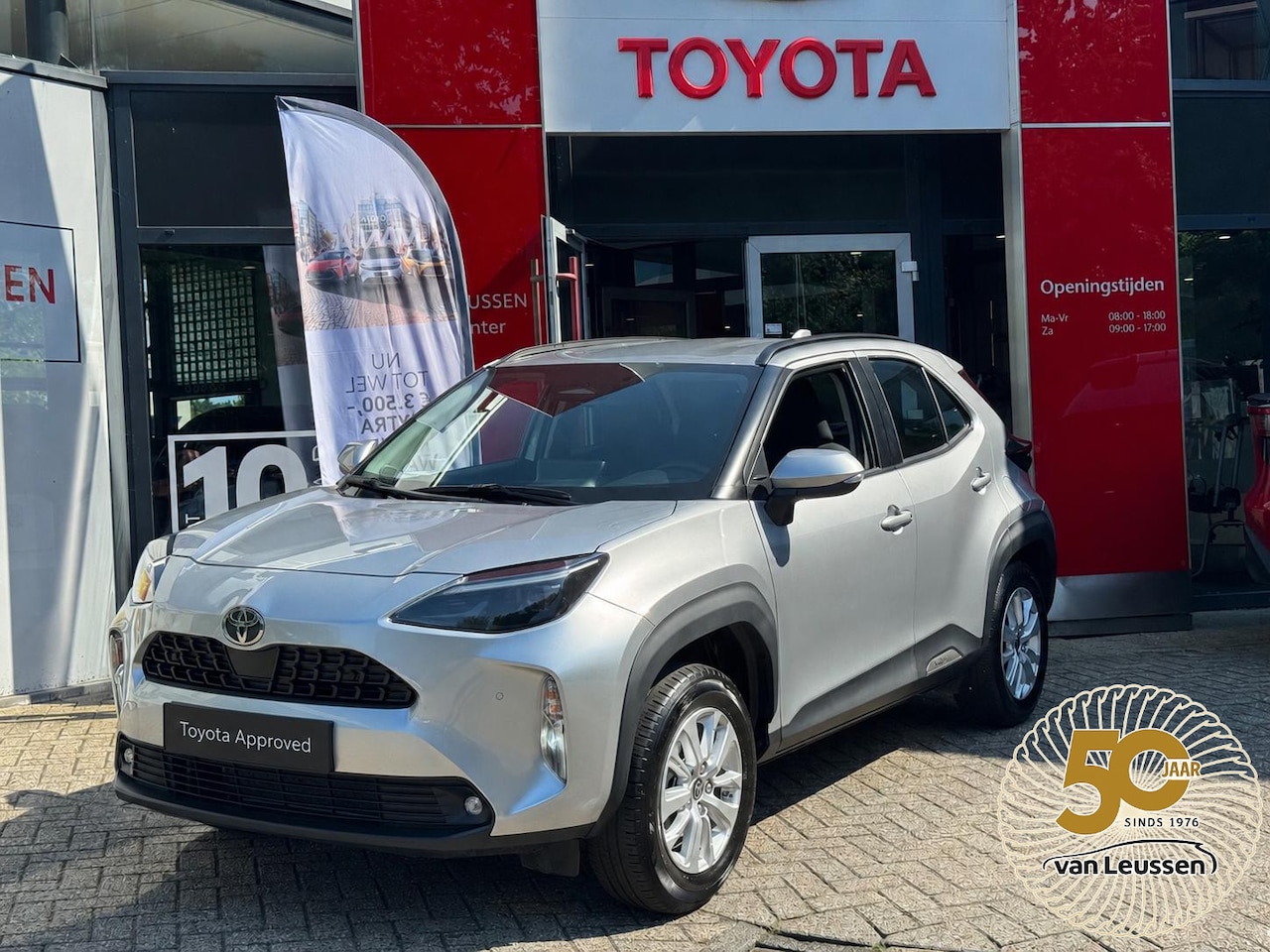 Toyota Yaris Cross - 1.5 Hybrid 115 Dynamic STOEL/STUUR VERW. PARKEERSENSOREN V+A BLIND SPOT - AutoWereld.nl