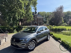 Volkswagen T-Roc - 1.5 TSI Sport | Camera | KeyLes | Adaptive | DigiDash | Dealer Onderhouden |