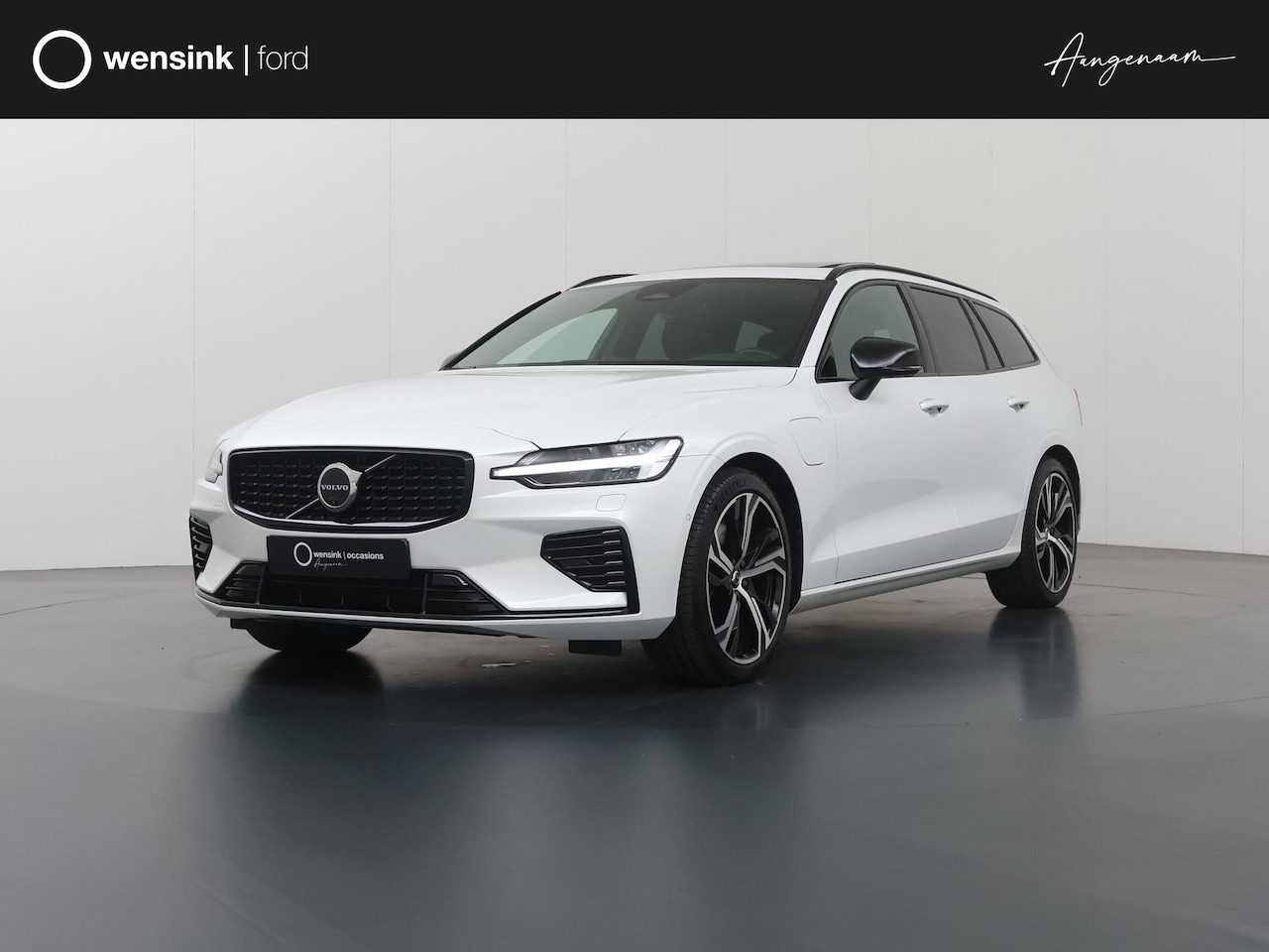 Volvo V60 - 2.0 T6 Plug-in hybrid AWD Ultra Dark | B&W Audio | HUD | Stoelverwarming V+A | Panoramadak - AutoWereld.nl