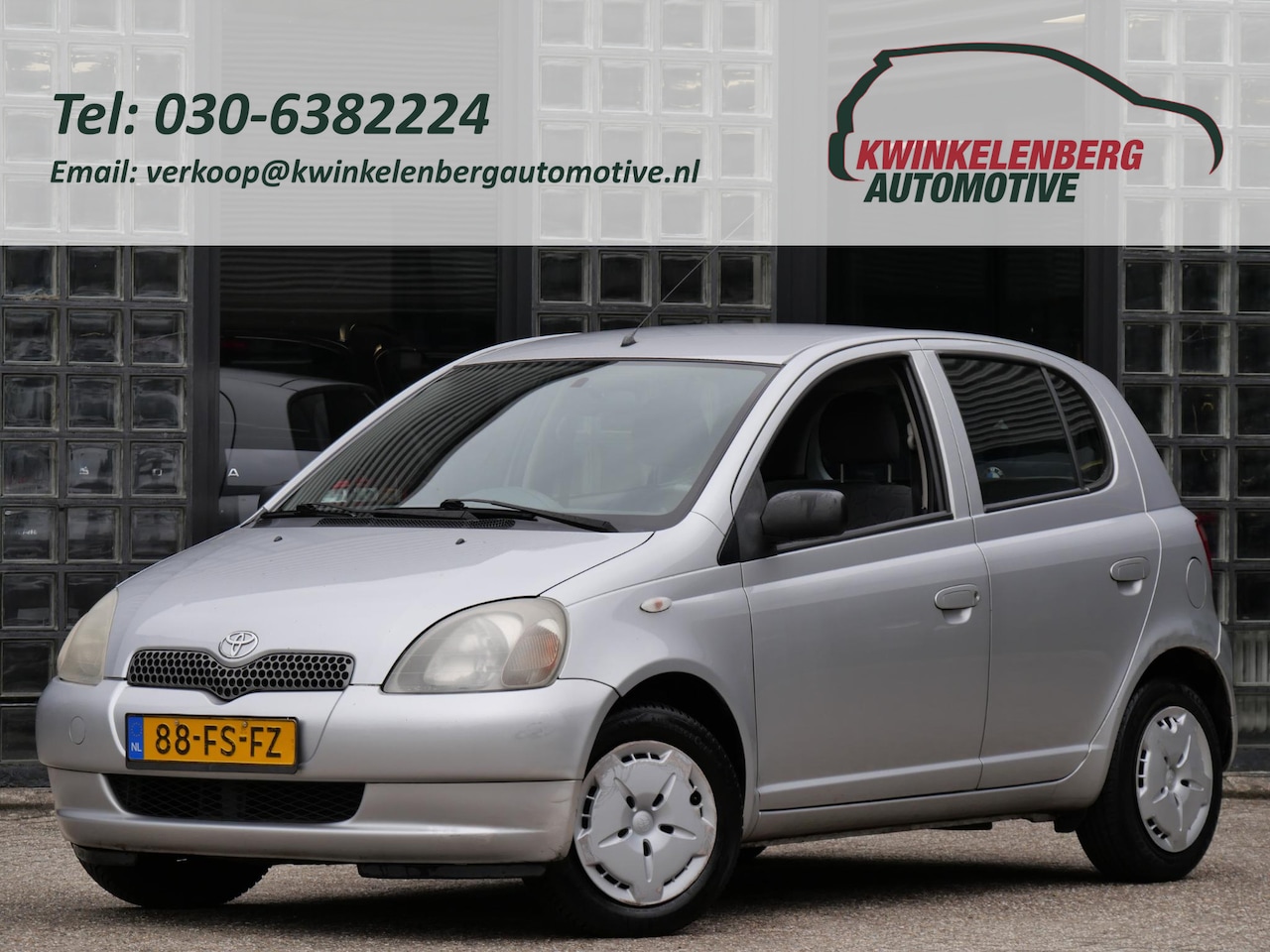 Toyota Yaris - 1.3 16V VVT-i LUNA/ TREKHAAK/ STUURBEKRACHTIGING - AutoWereld.nl