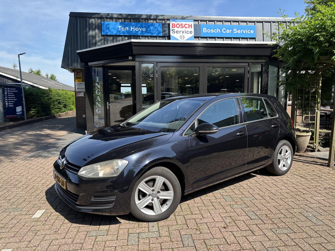 Volkswagen Golf - 1.2 TSI Comfortline|PDC|Clima|Stoelver.|Navi - AutoWereld.nl