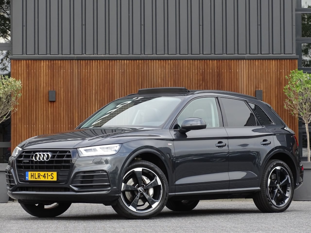 Audi Q5 - 50 TFSI e 299PK / S-Line / 20'' Rotor / panoramadak / LED - AutoWereld.nl
