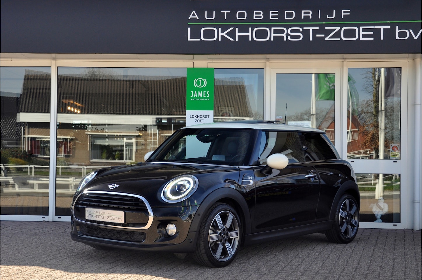 MINI Cooper - Mini 1.5 60 Years Edition | 25.000 km! | 1e eigenaar van juli 2019 | HK-Audio | Head Up | - AutoWereld.nl