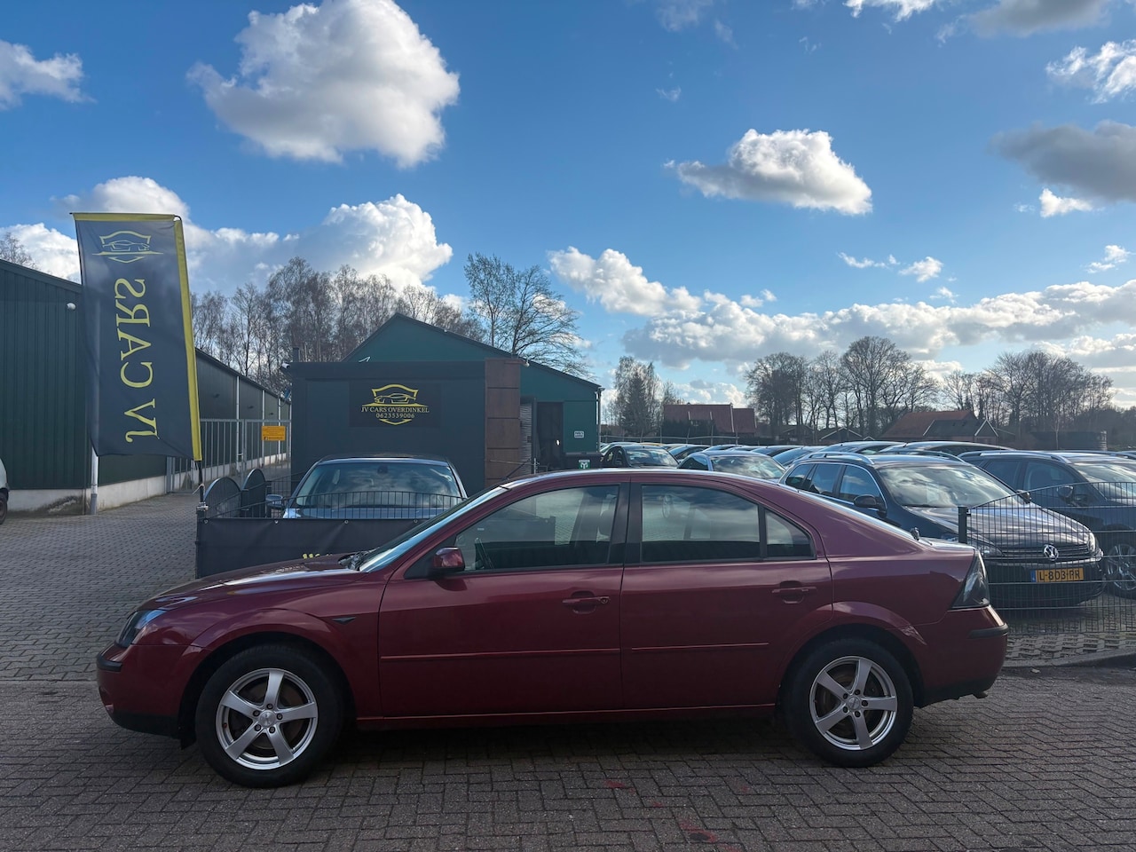 Ford Mondeo - 1.8-16V Trend AIRCO,CRUISE,ELEKT PAKKET,CENTRALE DEURVERGRENDELING OP AFSTAND,MULTIMEDIA,T - AutoWereld.nl