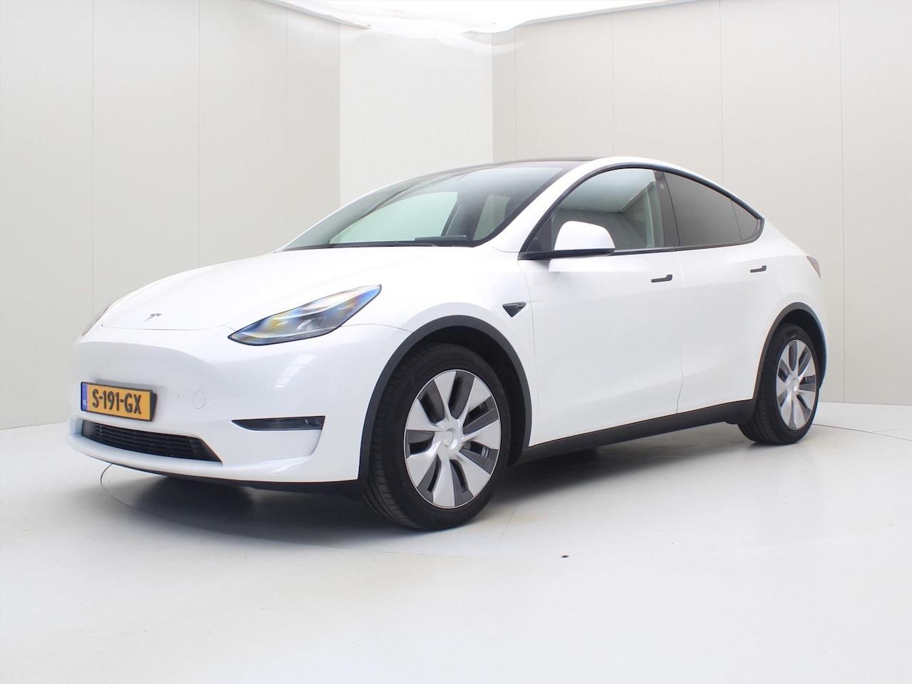 Tesla Model Y - Long Range AWD 75kWh 351pk 95.2% SoH AMD RYZEN [ AUTOPILOT+19 INCH+PREMIUM AUDIO ] - AutoWereld.nl