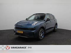 Lynk & Co 01 - 1.5 Zwarte hemel Pano dak