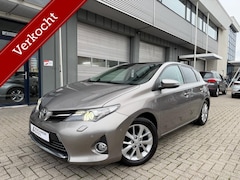 Toyota Auris - 1.6 Benzine | Trekhaak | Pano | Camera | Xenon