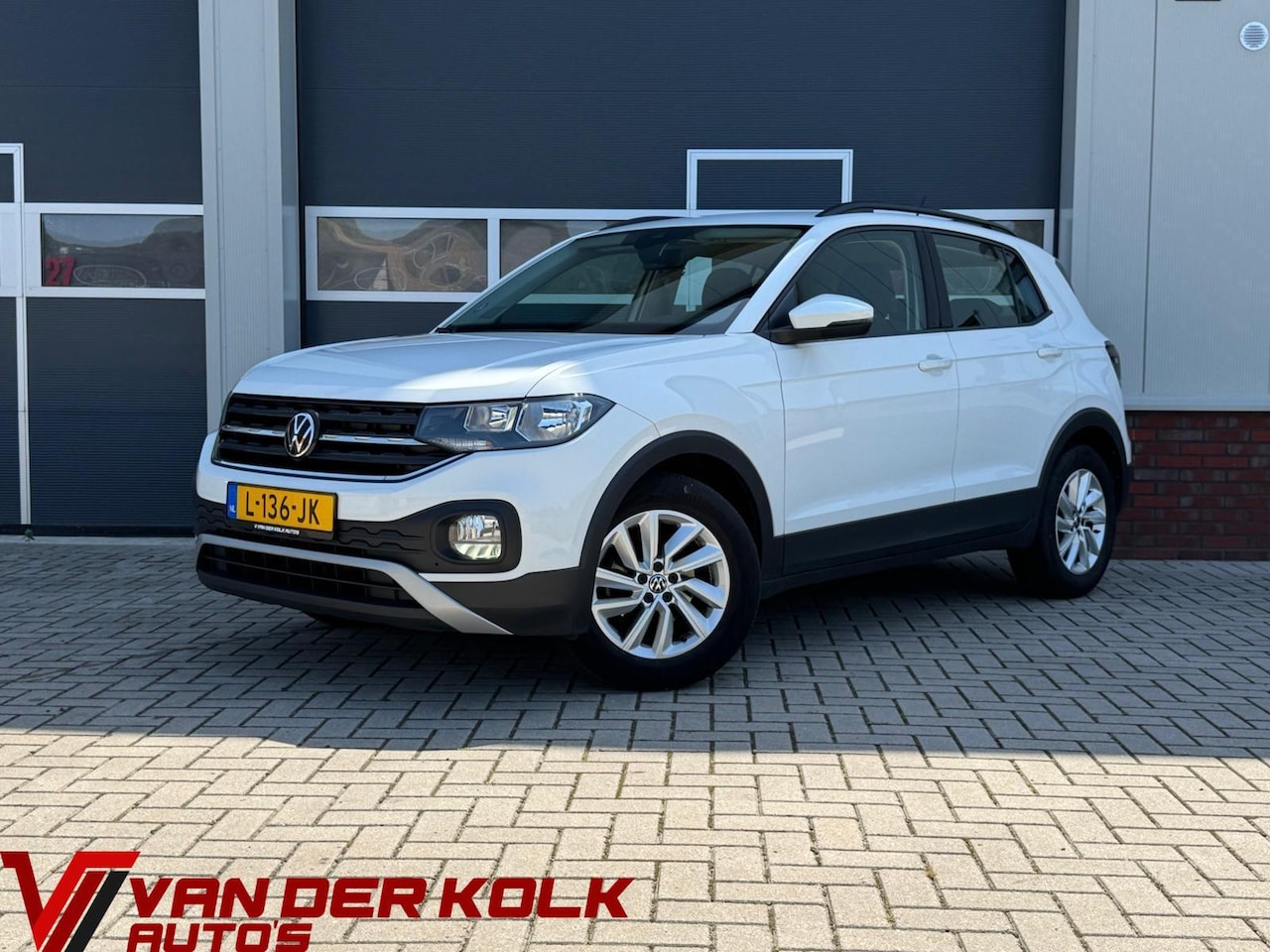Volkswagen T-Cross - 1.0 TSI Life | CarPlay | Navigatie | Adaptive Cruise | DAB - AutoWereld.nl