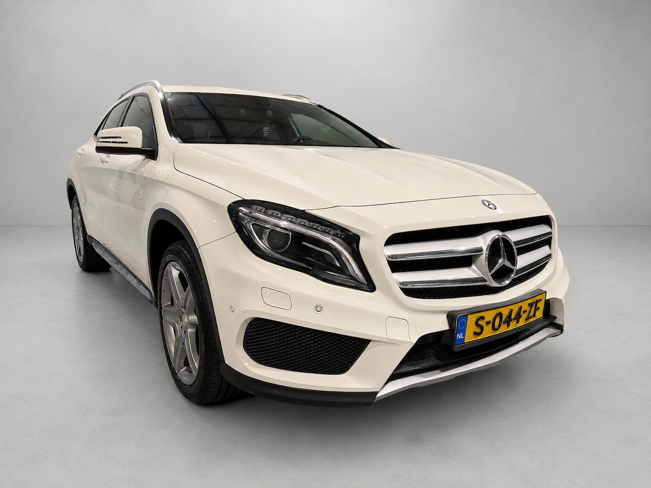 Mercedes-Benz GLA-Klasse - 200 Prestige - AMG Edition - Automaat - Stoelverw - Navi - Cruise - Camera - Afn Trekhaak - AutoWereld.nl