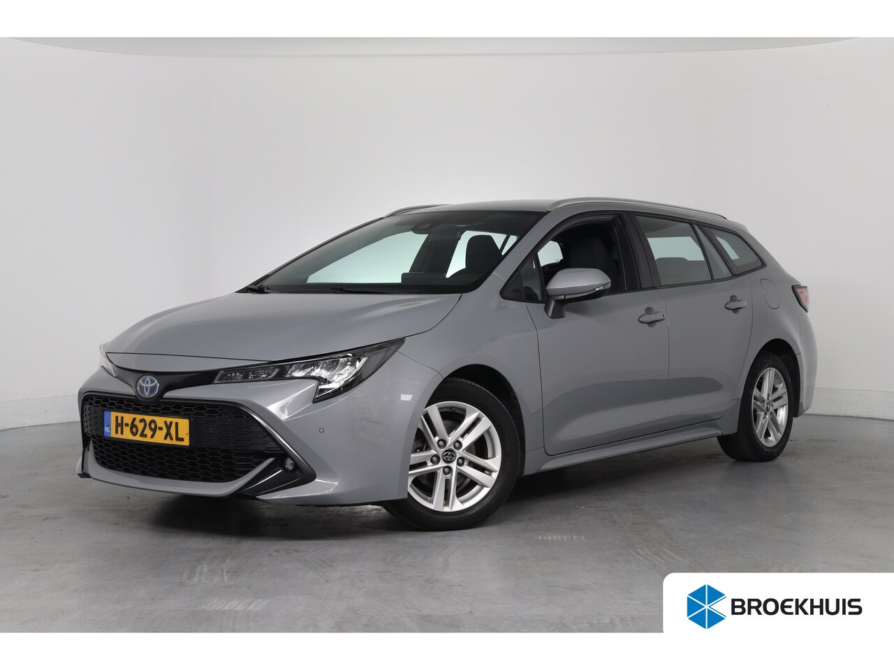 Toyota Corolla Touring Sports - 1.8 Hybrid Active | Dealer Onderhouden | Adaptieve Cruise Control | Camera | Apple Carplay - AutoWereld.nl