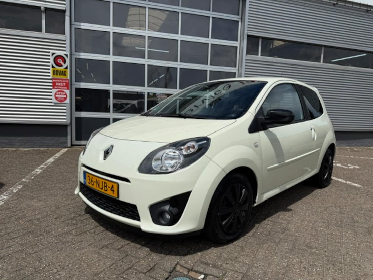 Renault Twingo - 1.2 16V Airco Nw Distributie - AutoWereld.nl