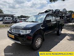 Mitsubishi L 200 - 4x4 2.5 DI-D Club Cab Invite MOTORSCHADE