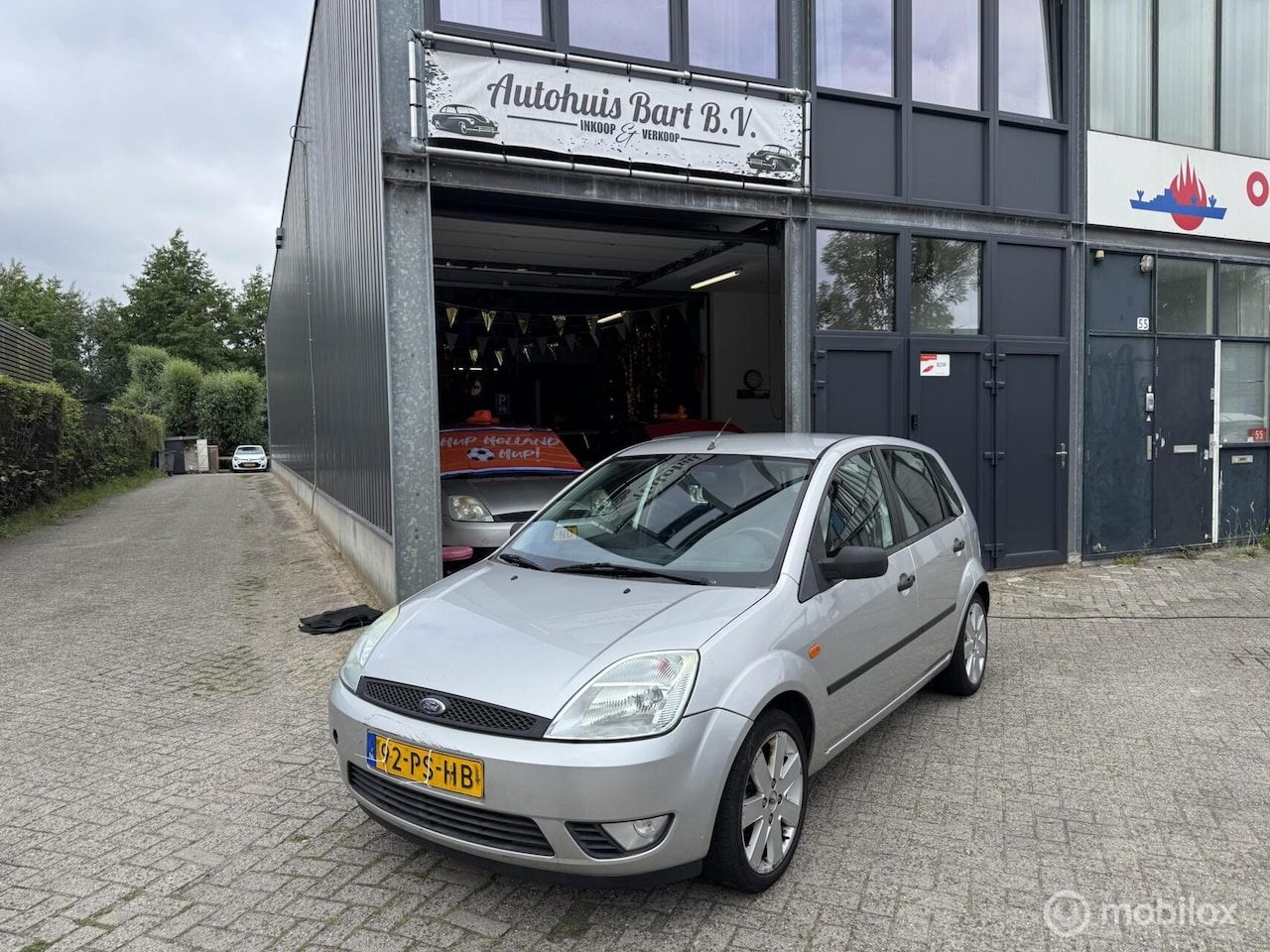 Ford Fiesta - 1.4-16V Ambiente Automaat! Airco! APK! NAP Logisch! - AutoWereld.nl
