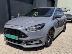 Ford Focus - 2.0 ST | ST 2 | 250 PK | Recaro sport