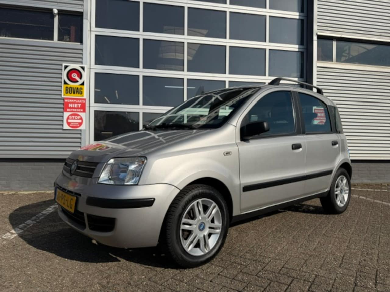 Fiat Panda - 1.2i Airco / Lm velgen/ All-in prijs! - AutoWereld.nl