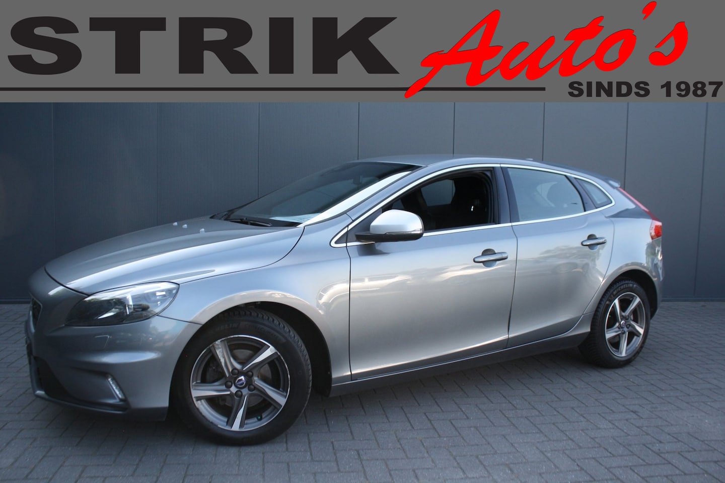 Volvo V40 - 2.0 D2 R-Design Business -TREKHAAK - AutoWereld.nl
