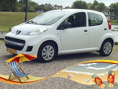Peugeot 107 - 1.0-12V Accent *WEGENS DE EXTREME WARMTE ZIJN WIJ VRIJDAG 26 JUNI VANAF 13:00 UUR GESLOTEN