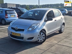 Toyota Yaris - €2250, -1.0 VVTi Acces 5 Drs Aircondition