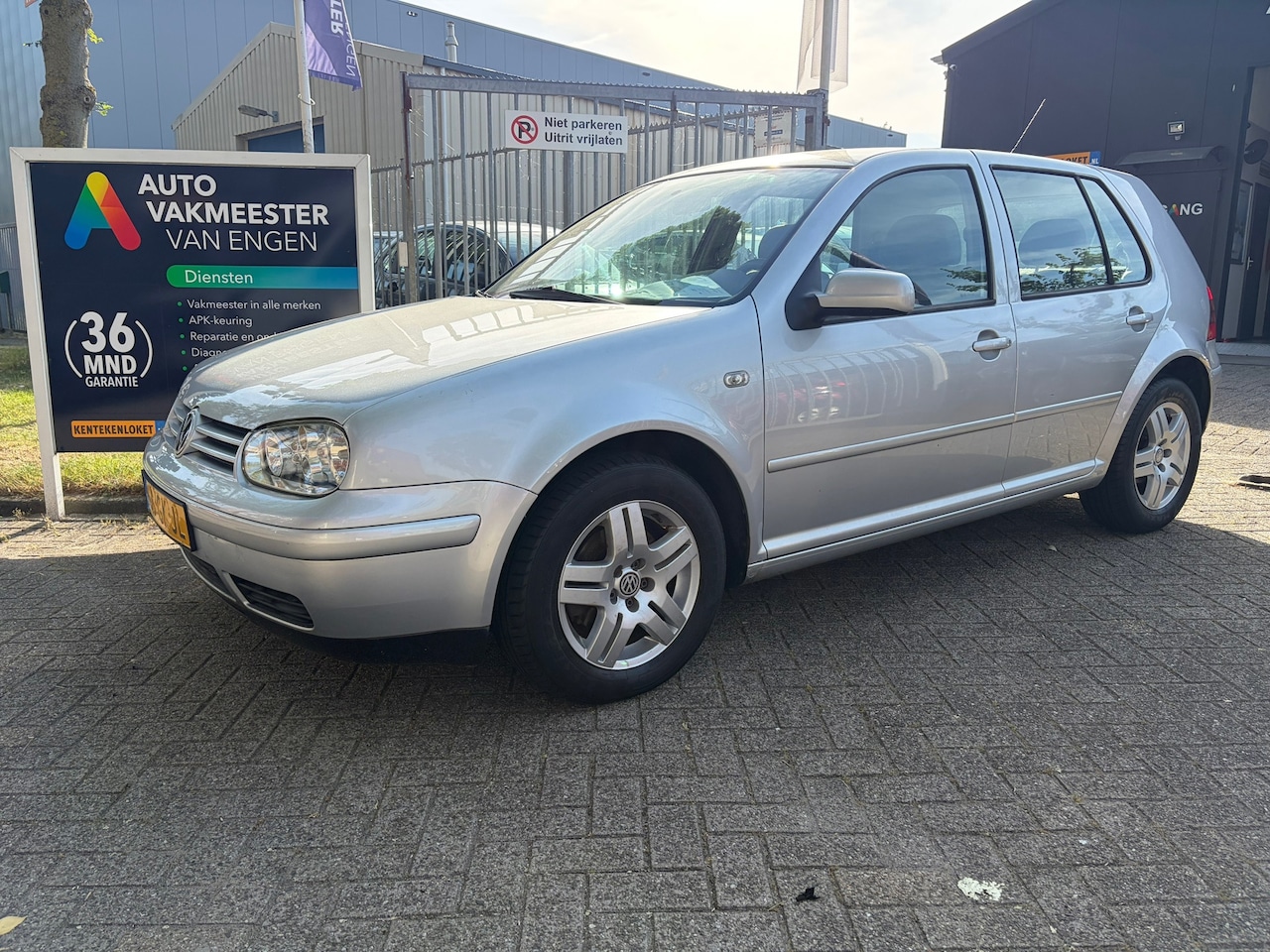 Volkswagen Golf - 2.0 Highline 2.0 Highline - AutoWereld.nl