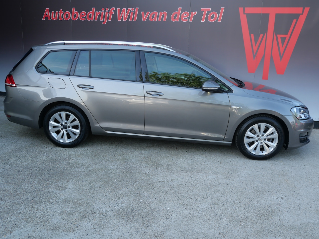 Volkswagen Golf Variant - 1.0 TSI COMFORTLINE | NAVI | CRUISE | TREKHAAK | NL-AUTO | NIEUWE APK!! - AutoWereld.nl