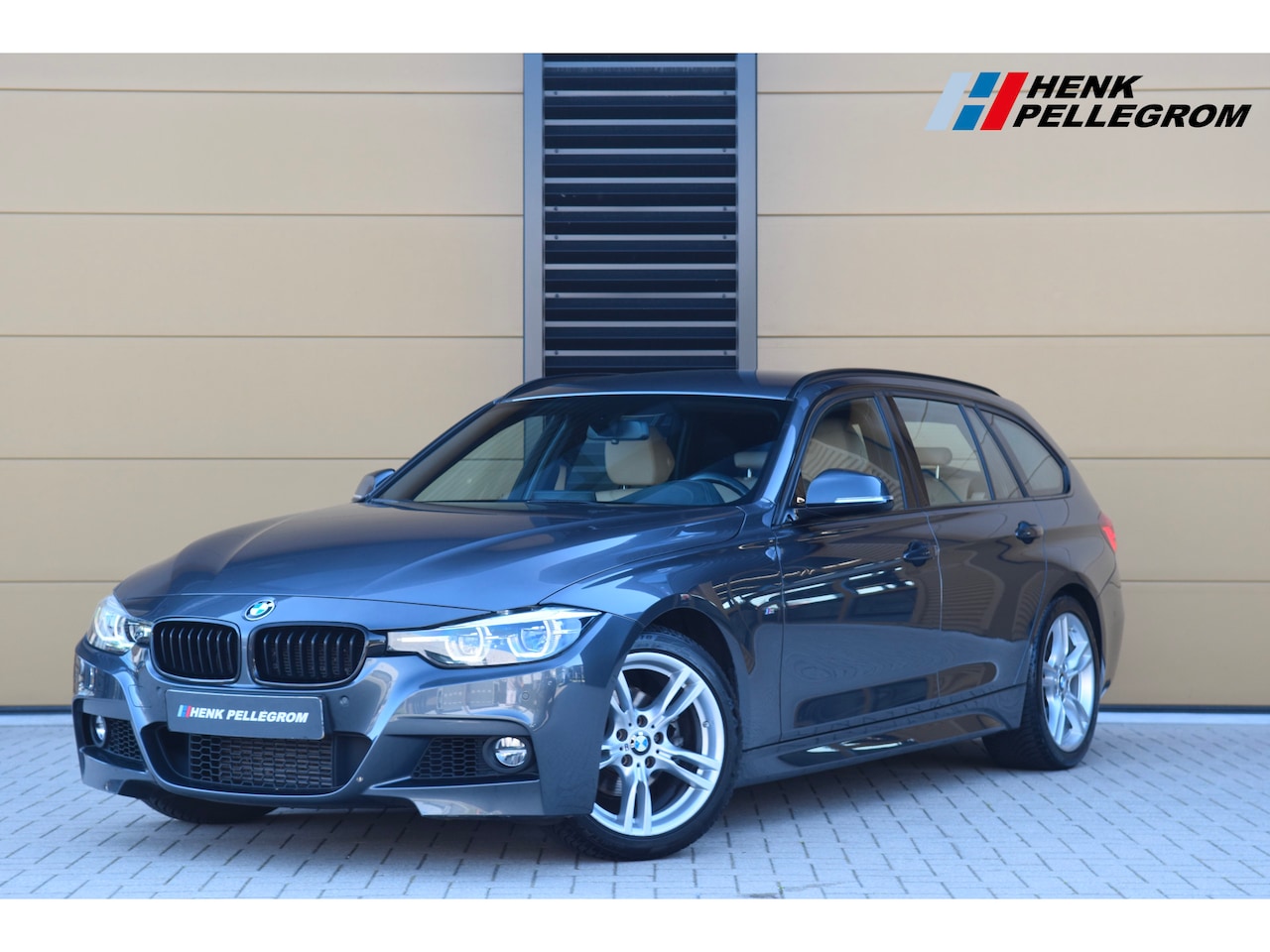 BMW 3-serie Touring - 318i M Sport Corporate Lease * M-Pakket * Achteruitrijcamera * Trekhaak * Lichtpakket * - AutoWereld.nl