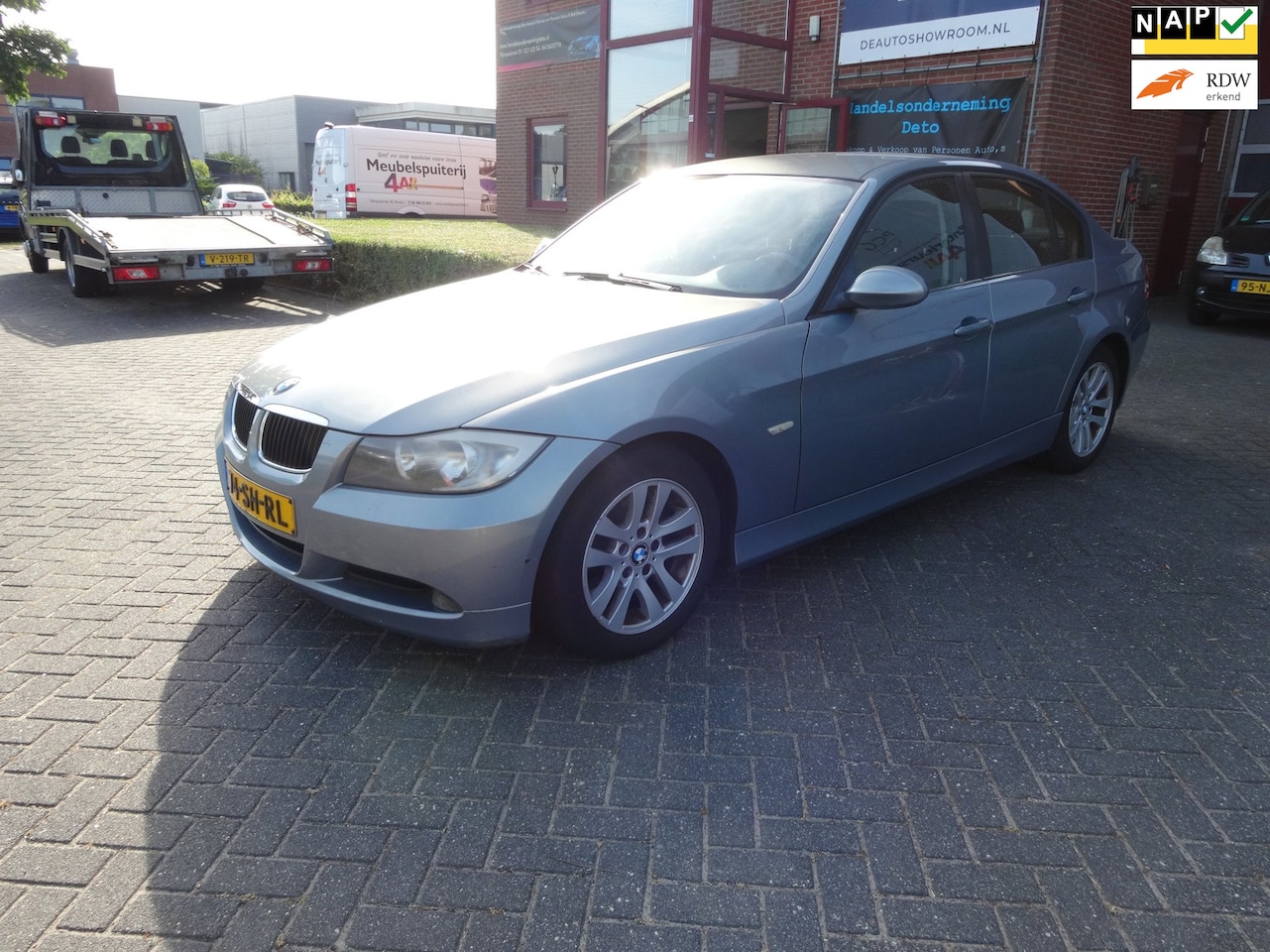 BMW 3-serie - 318i High Executive Inruil Koopje APK 20-1-2027 - AutoWereld.nl