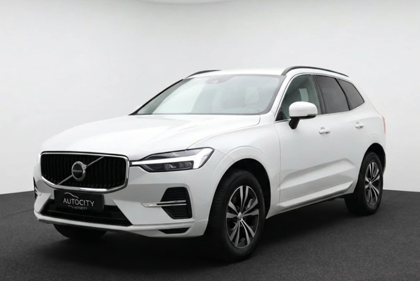 Volvo XC60 - B4 MHEV 197PK Momentum 2WD | Dealeronderhouden - AutoWereld.nl