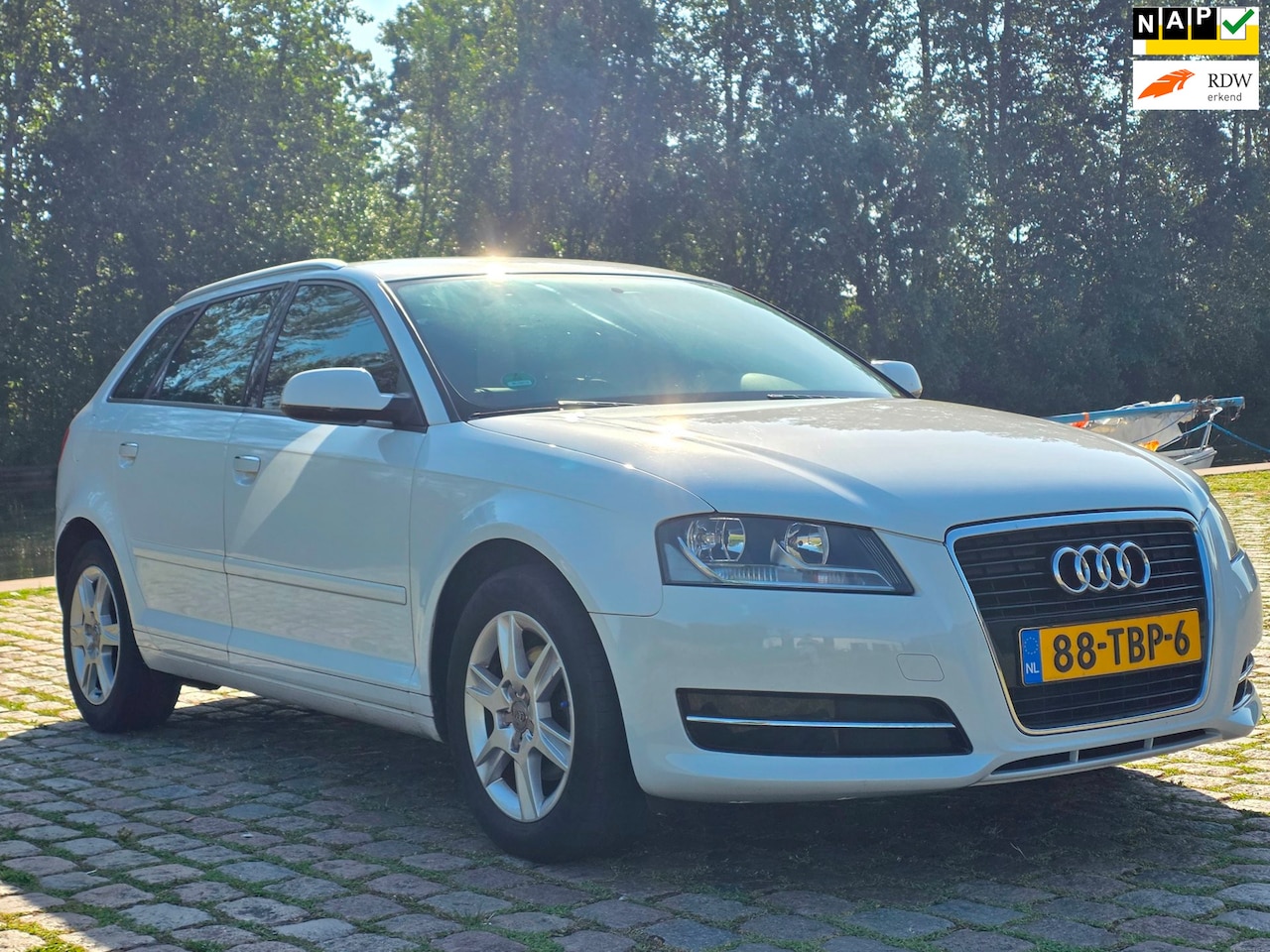 Audi A3 Sportback - 1.4 TFSI Attraction Pro Line Business Zeer mooi airco cruis control leerbekeleding elektri - AutoWereld.nl