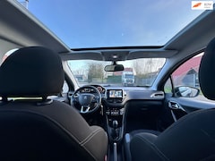 Peugeot 208 - 1.2 VTi Allure 5DR*Navigatie*Panoramadak*Stoelverwarming*Cruise*Clima*LM velgen*Parkeersen