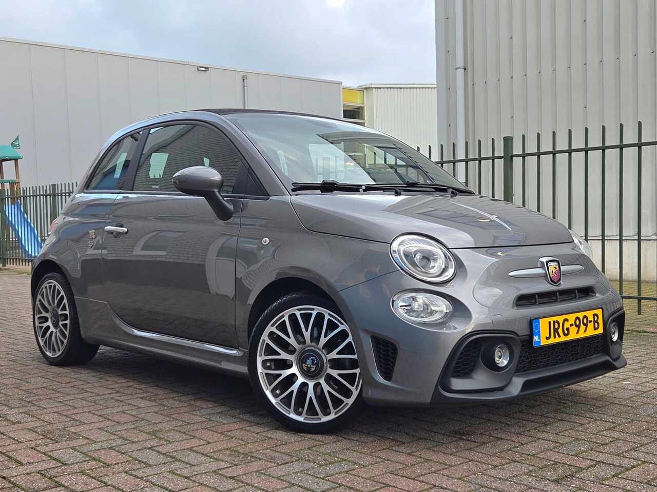 Fiat 500 C - 1.4 T-Jet Abarth 595 Cabriolet 59.000km!! - AutoWereld.nl
