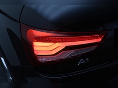 Audi A1 Sportback - 1.0 TFSI Adrenalin 5-Deurs, Airco, Cruise, Bluetooth, Navigatie, Elektrisch Pakket, 17''