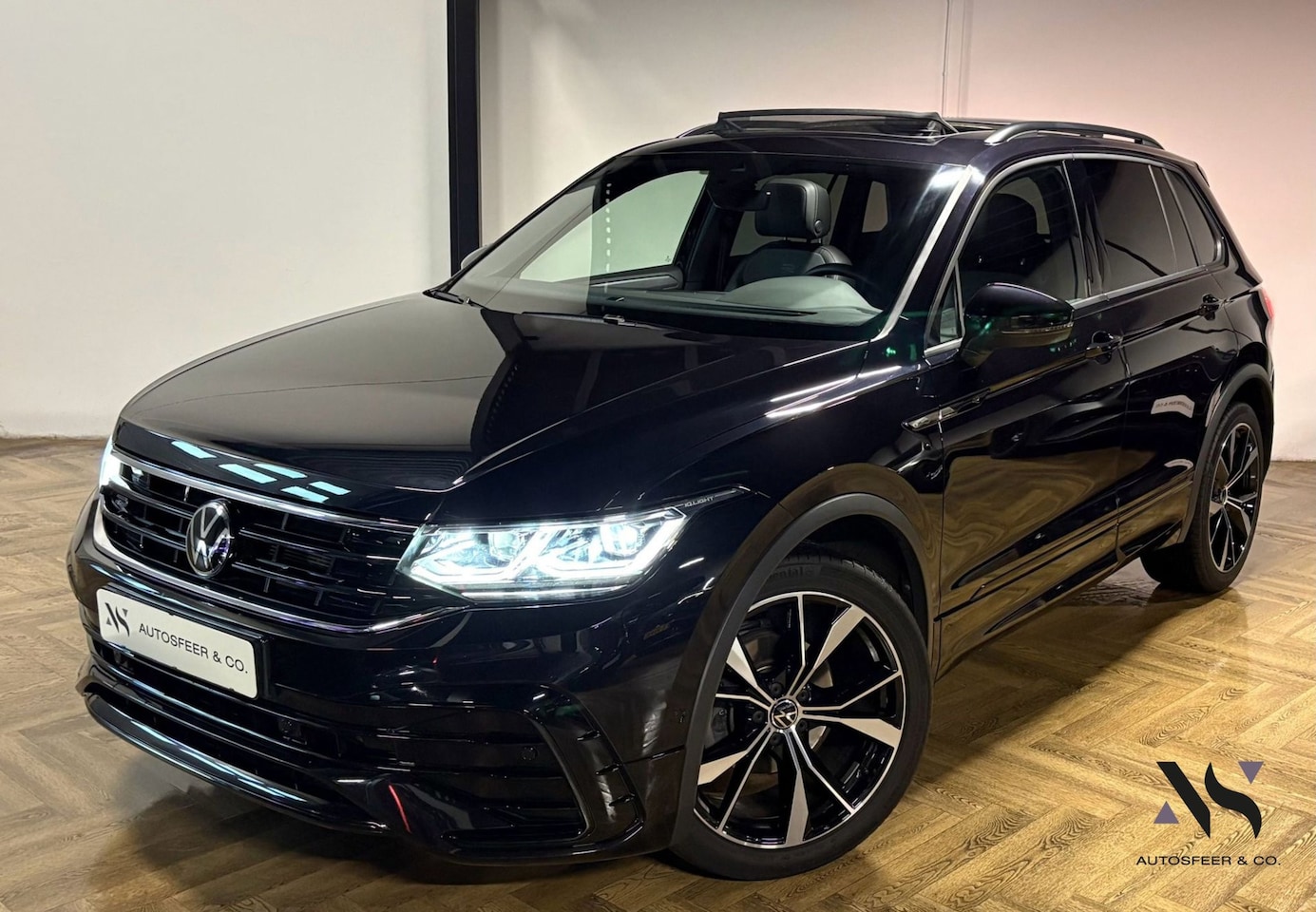 Volkswagen Tiguan - 1.5 TSI R-Line PANO KEYLESS CAM - AutoWereld.nl