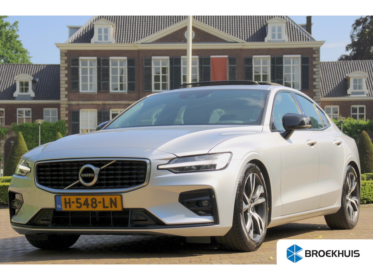 Volvo S60 - 2.0 T4 R-Design | NL-AUTO! | PANODAK | ELEKTR. STOEL INCL. MEMORY | ELEKTR. TREKHAAK | STO - AutoWereld.nl