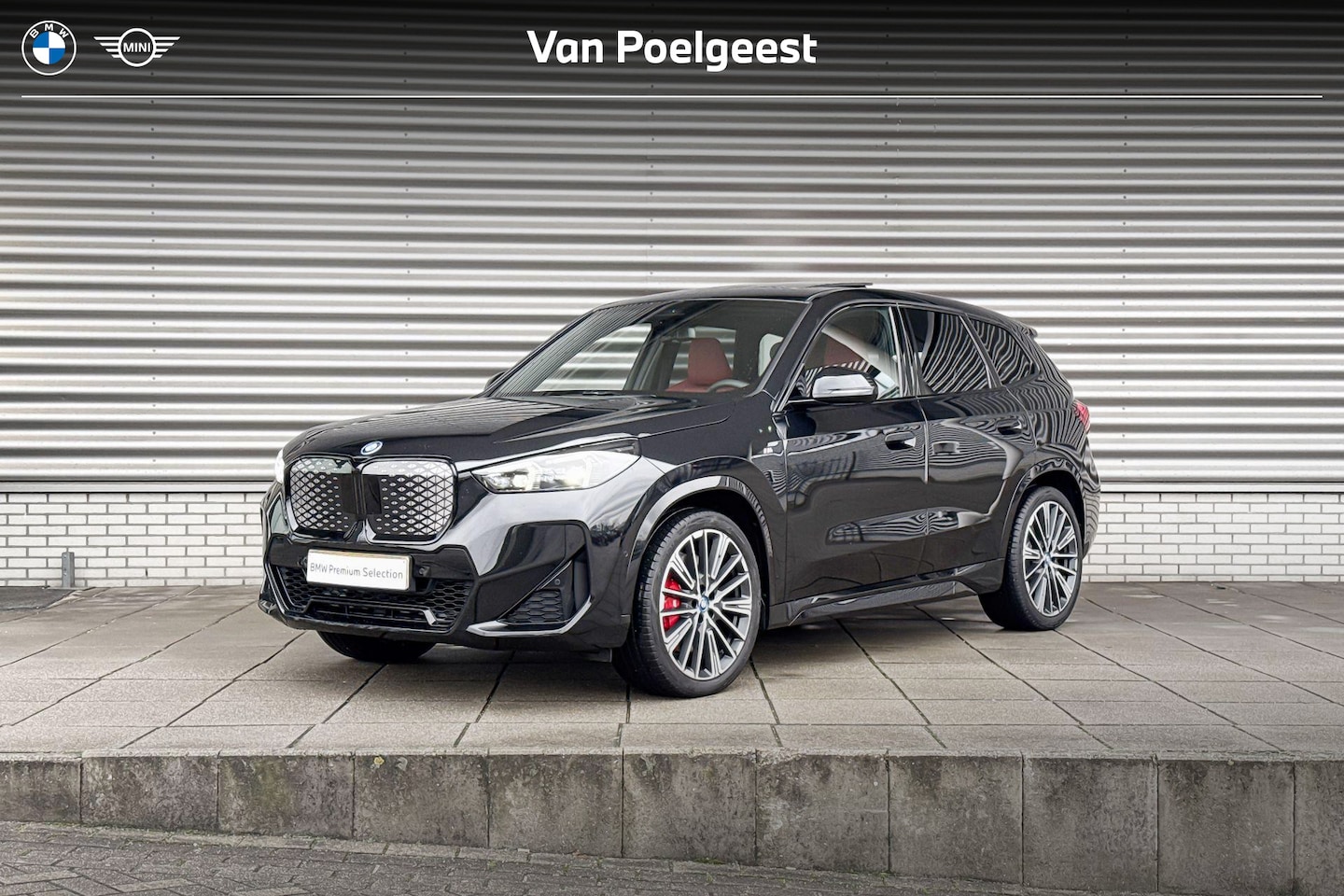 BMW iX1 - xDrive30 67 kWh | M Sport | Panoramadak - AutoWereld.nl