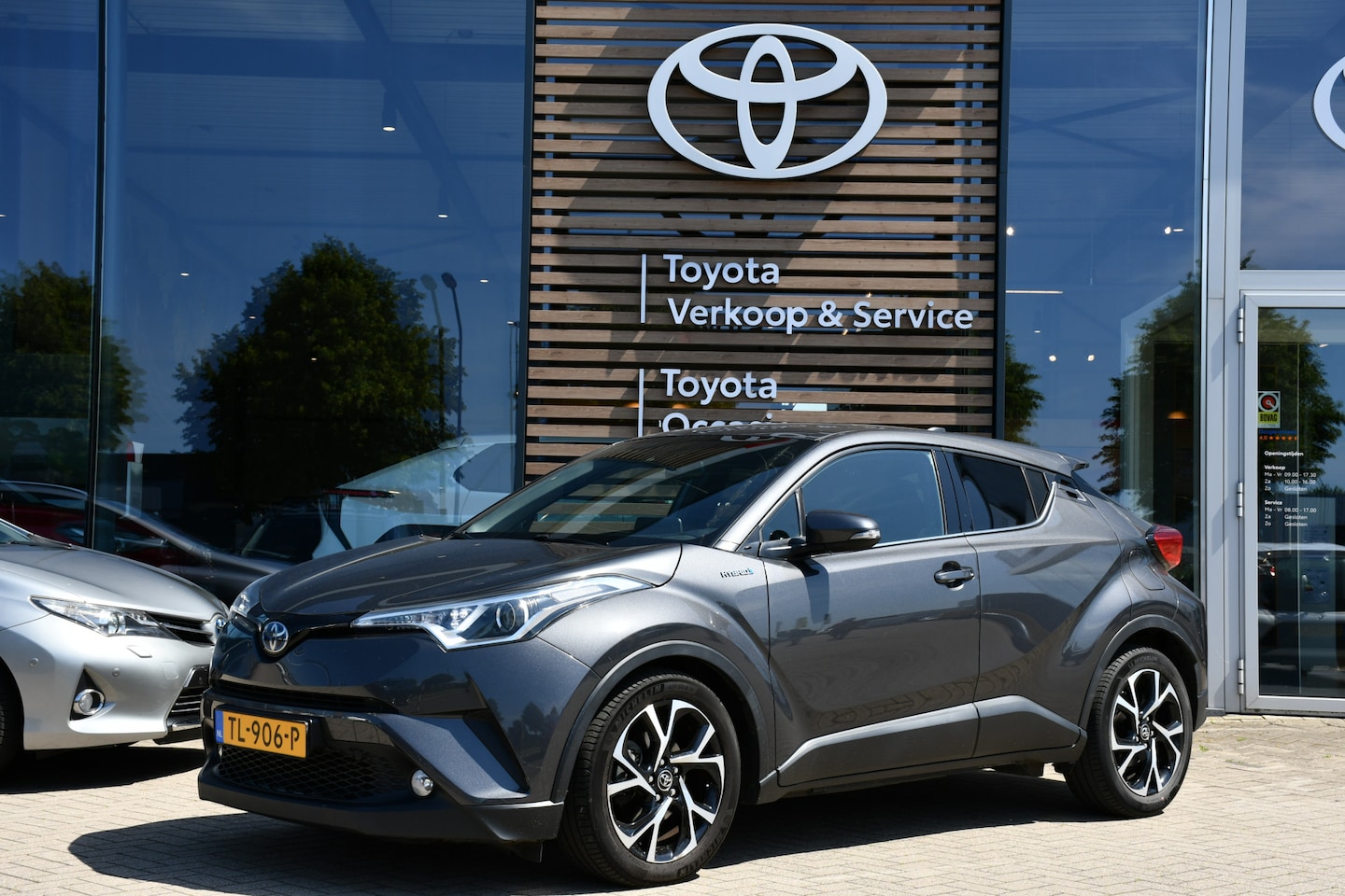 Toyota C-HR - 1.8 Hybrid Dynamic Automaat 122pk | Cruise control adaptief | Autonomous Emergency Braking - AutoWereld.nl