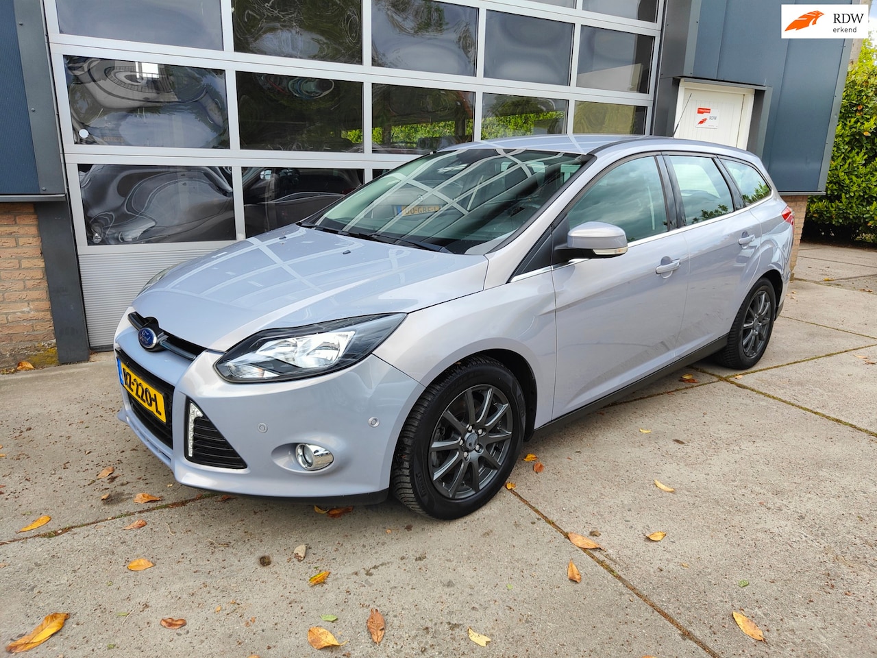 Ford Focus Wagon - 1.0 EcoBoost Titanium 1.0 EcoBoost Titanium - AutoWereld.nl