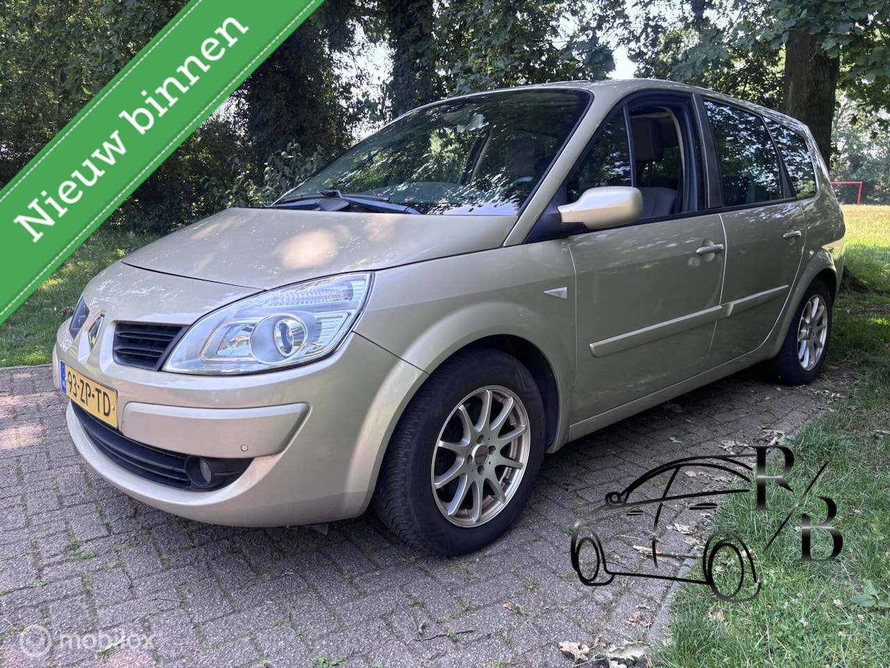 Renault Scénic - 1.6-16V Business Line NAVI AIRCO PANORAMA - AutoWereld.nl