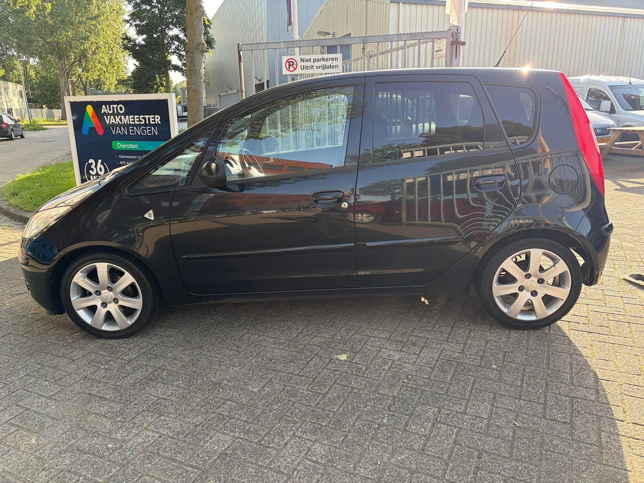 Mitsubishi Colt - 1.1 Invite 1.1 Invite - AutoWereld.nl
