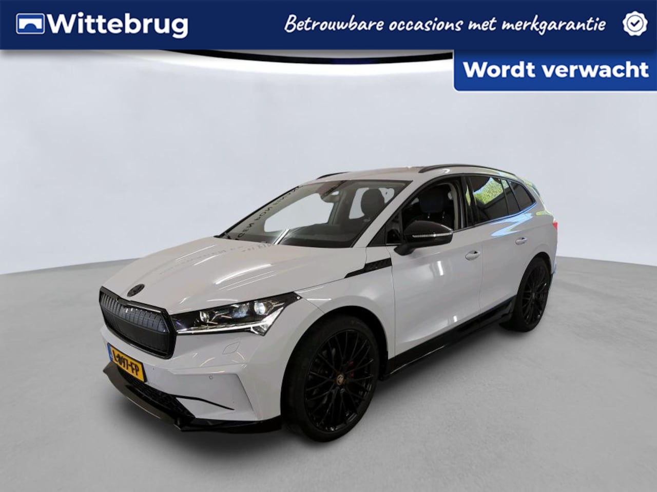 Skoda Enyaq iV - 60 First Edition 180pk / Camera / LM 20'' / LED / Keyless / wegkl. Trekhaak / Leder / LED - AutoWereld.nl