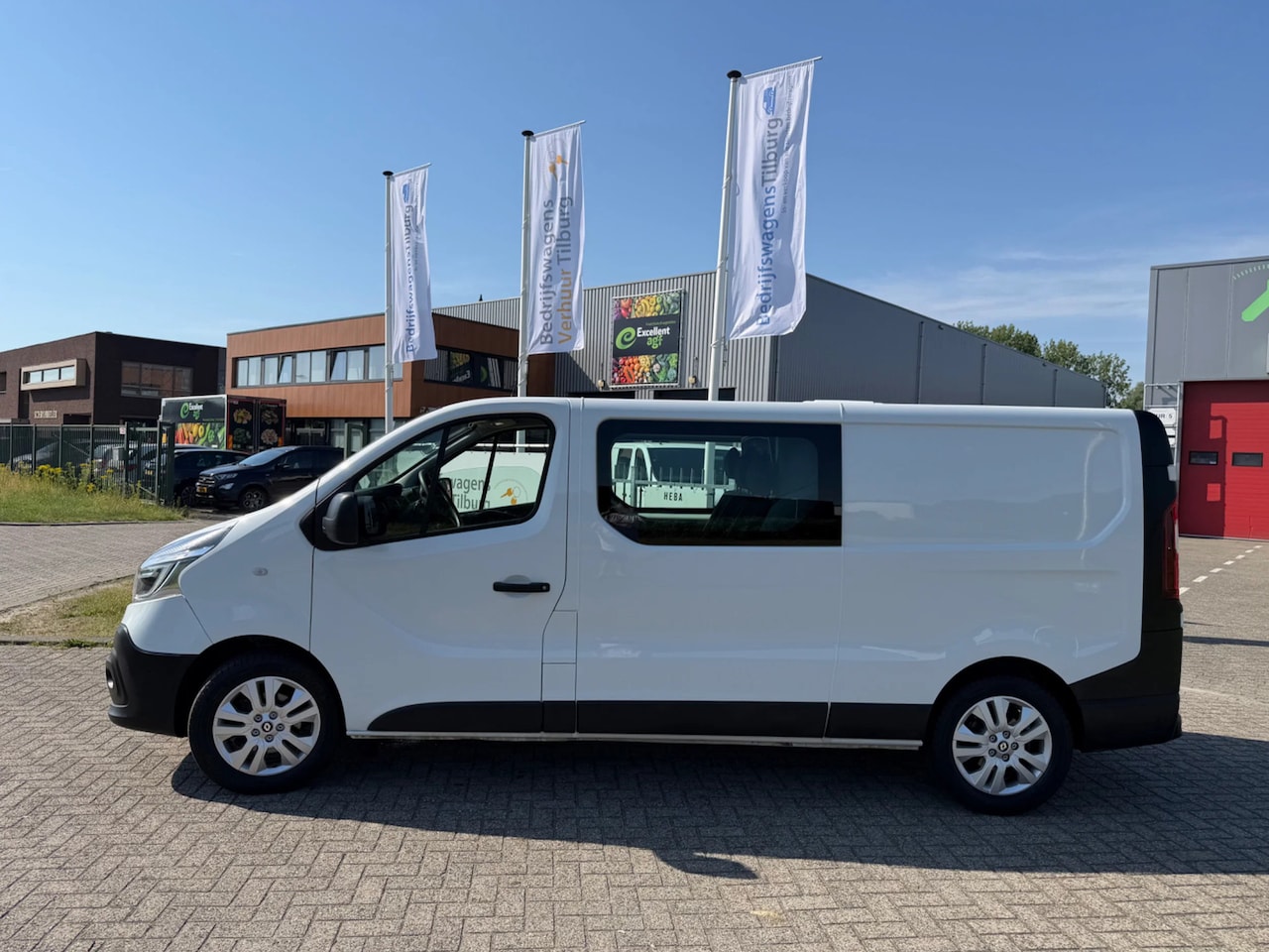 Renault Trafic - 2.0 dCi 120 T29 L2H1 Comfort Dubbele Cabine, Trekhaak - AutoWereld.nl